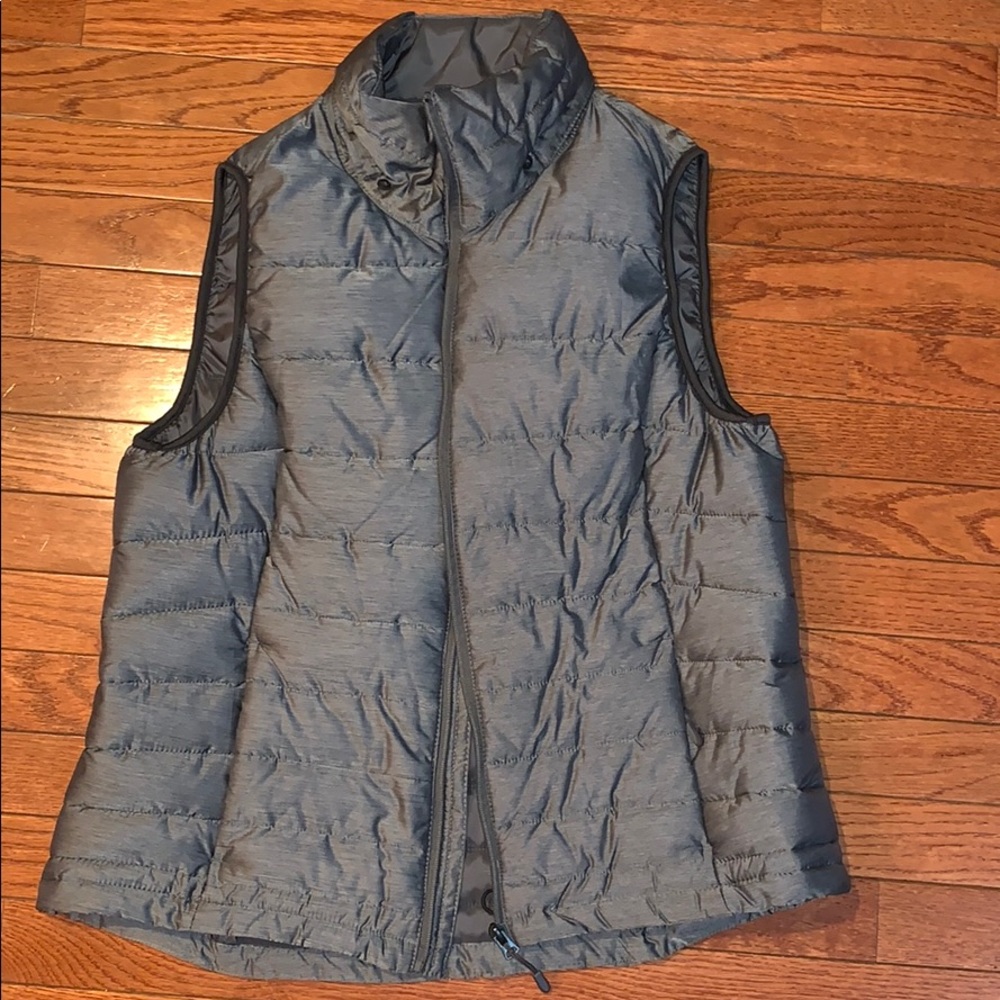 NWOT Grey puffer vest